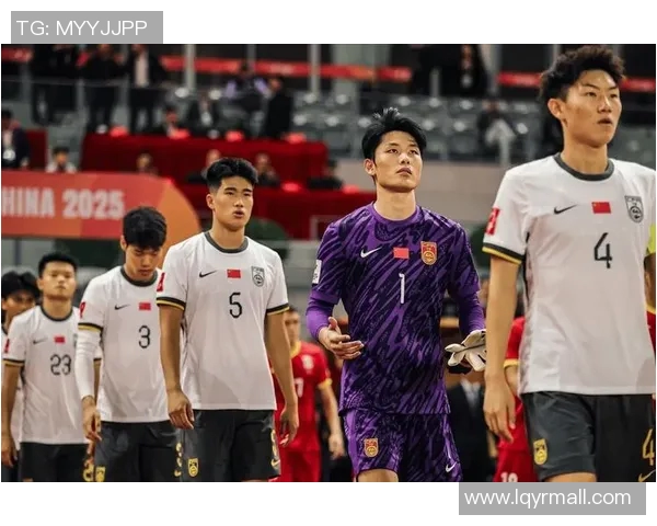 中国足球明星破防事件引发热议他究竟是谁引发了众多球迷的关注 中国足球明星破防事件引发热议他究竟是谁引发了众多球迷的关注